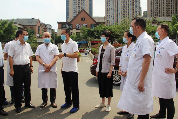 省卫健委沈骥书记一行到四川友谊医院开展实地调研