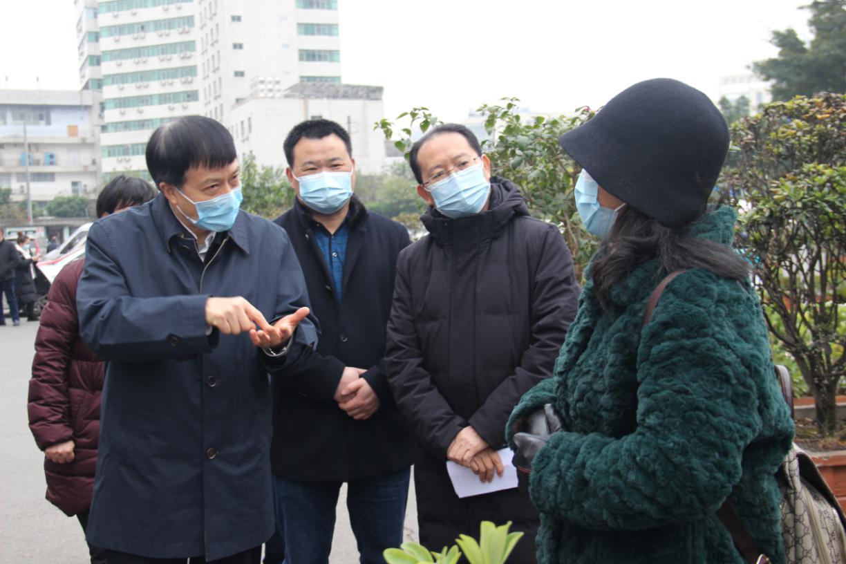 成都市人大常委会唐川平主任一行督导四川友谊医院秋冬季疫情防控工作